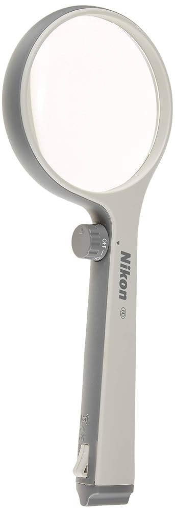 Nikon LED照明付拡大鏡 読書用ルーペ L1-4D (1.5倍) 日本製 ニコン ニコン 読書用ルーペ L1-4D 1.5倍 LED照明付 (拡大鏡